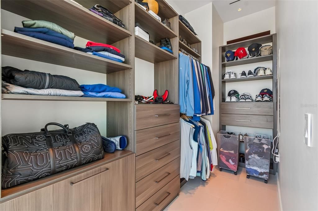 В аренду: $24,000 (3 спален, 3 ванн, 2388 Квадратных фут)