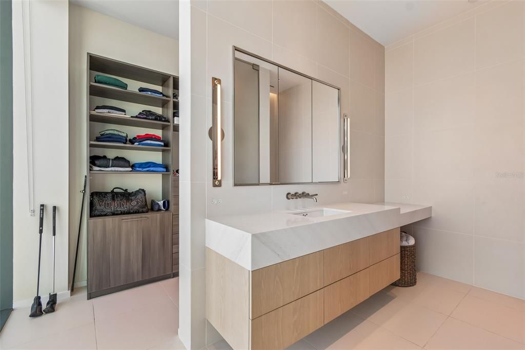 В аренду: $24,000 (3 спален, 3 ванн, 2388 Квадратных фут)