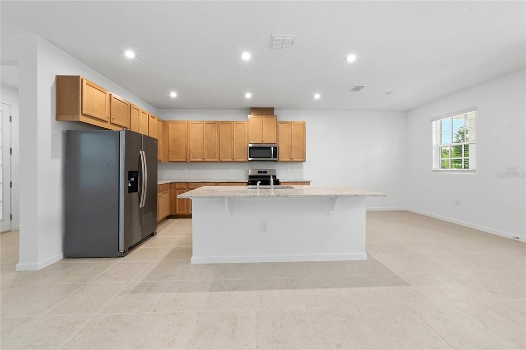 For Rent: $3,700 (3 beds, 2 baths, 1628 Square Feet)