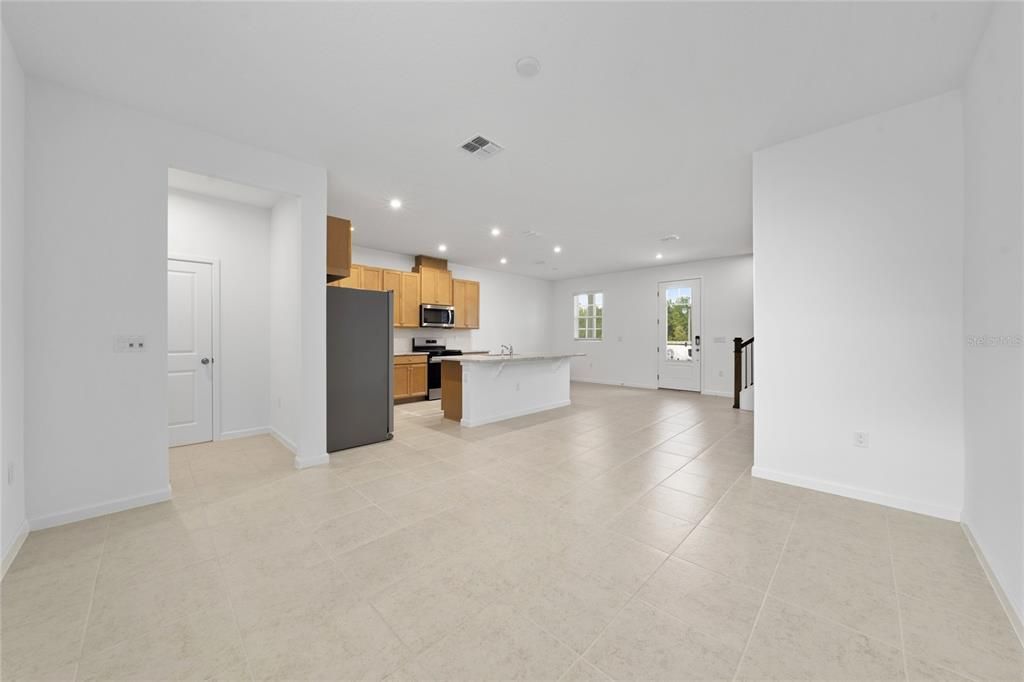 For Rent: $3,700 (3 beds, 2 baths, 1628 Square Feet)
