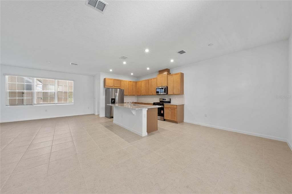 For Rent: $3,700 (3 beds, 2 baths, 1628 Square Feet)