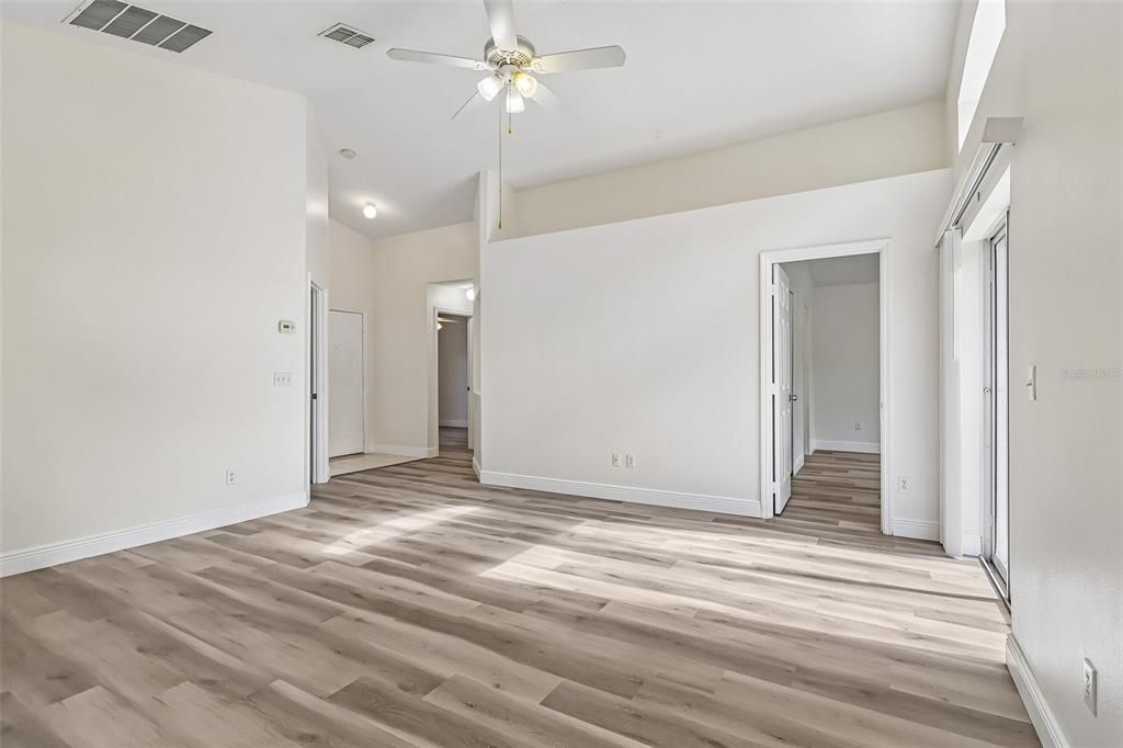 For Sale: $350,000 (3 beds, 2 baths, 1253 Square Feet)