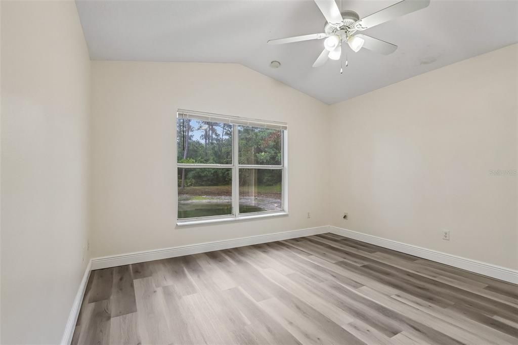 For Sale: $350,000 (3 beds, 2 baths, 1253 Square Feet)