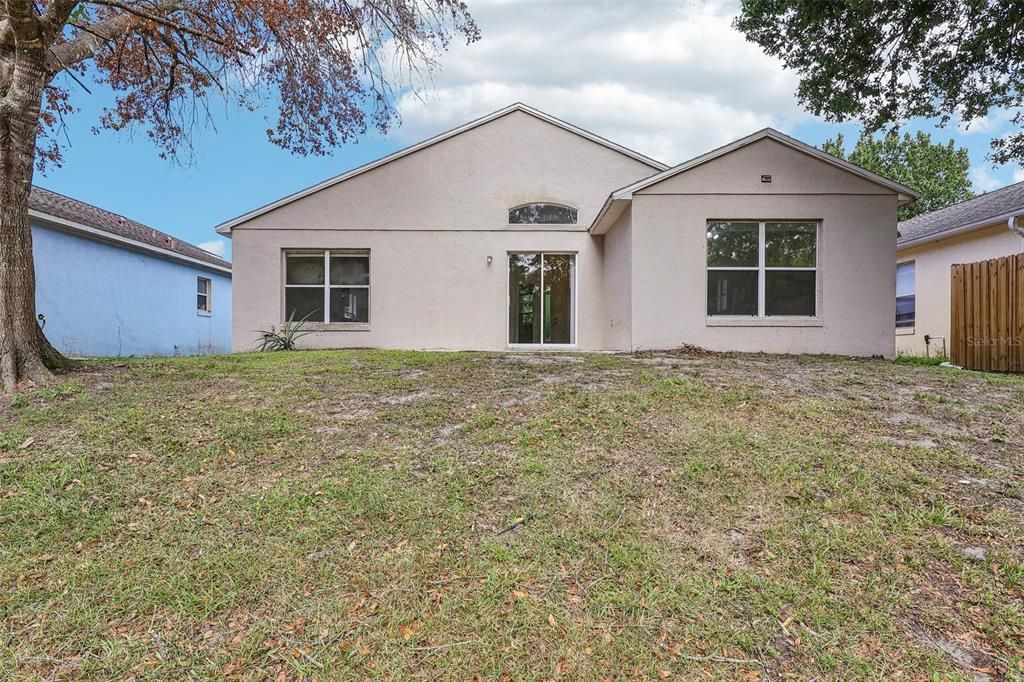 For Sale: $350,000 (3 beds, 2 baths, 1253 Square Feet)