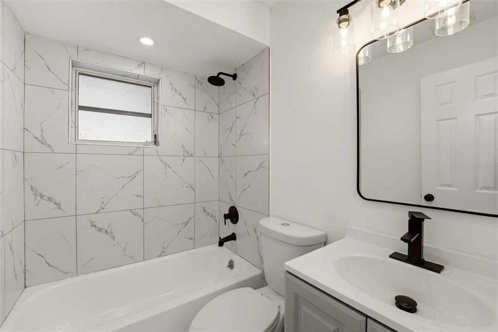 For Sale: $309,900 (2 beds, 2 baths, 1010 Square Feet)