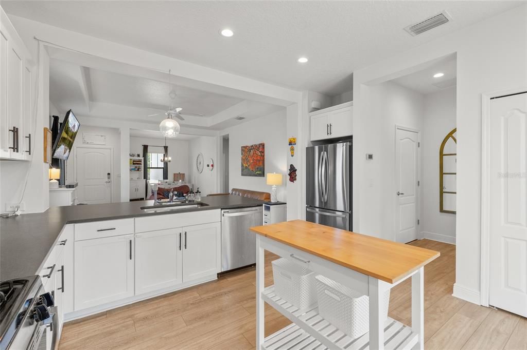 For Sale: $469,999 (3 beds, 2 baths, 1536 Square Feet)