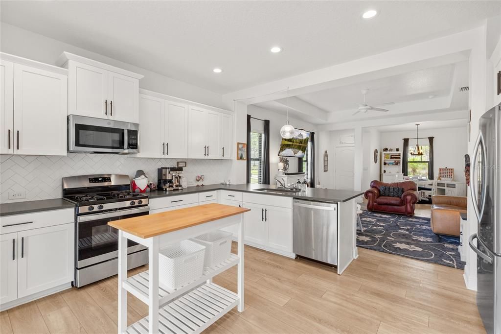 For Sale: $469,999 (3 beds, 2 baths, 1536 Square Feet)