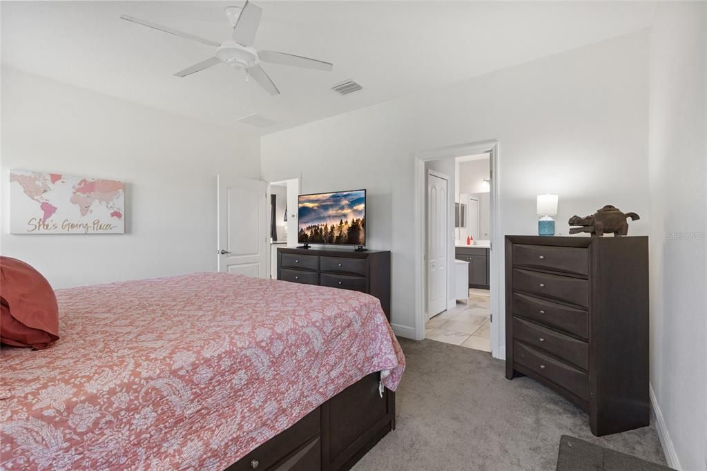 For Sale: $469,999 (3 beds, 2 baths, 1536 Square Feet)
