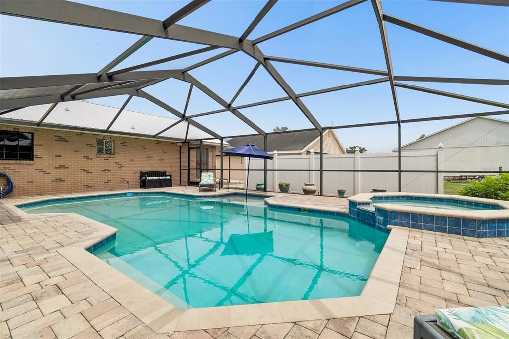 For Sale: $700,000 (4 beds, 2 baths, 1852 Square Feet)