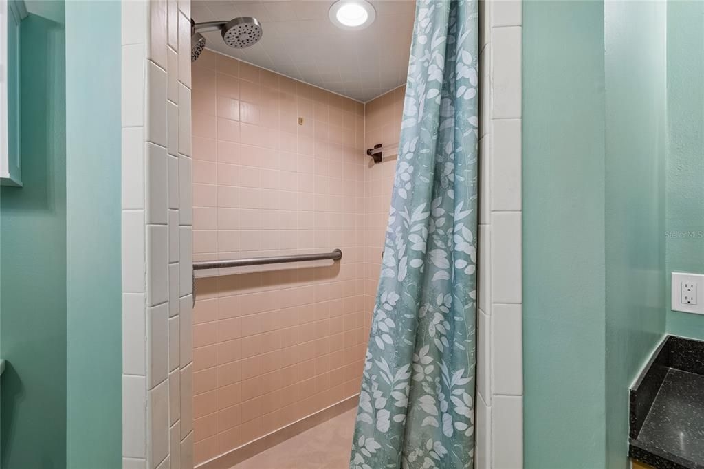 For Sale: $700,000 (4 beds, 2 baths, 1852 Square Feet)