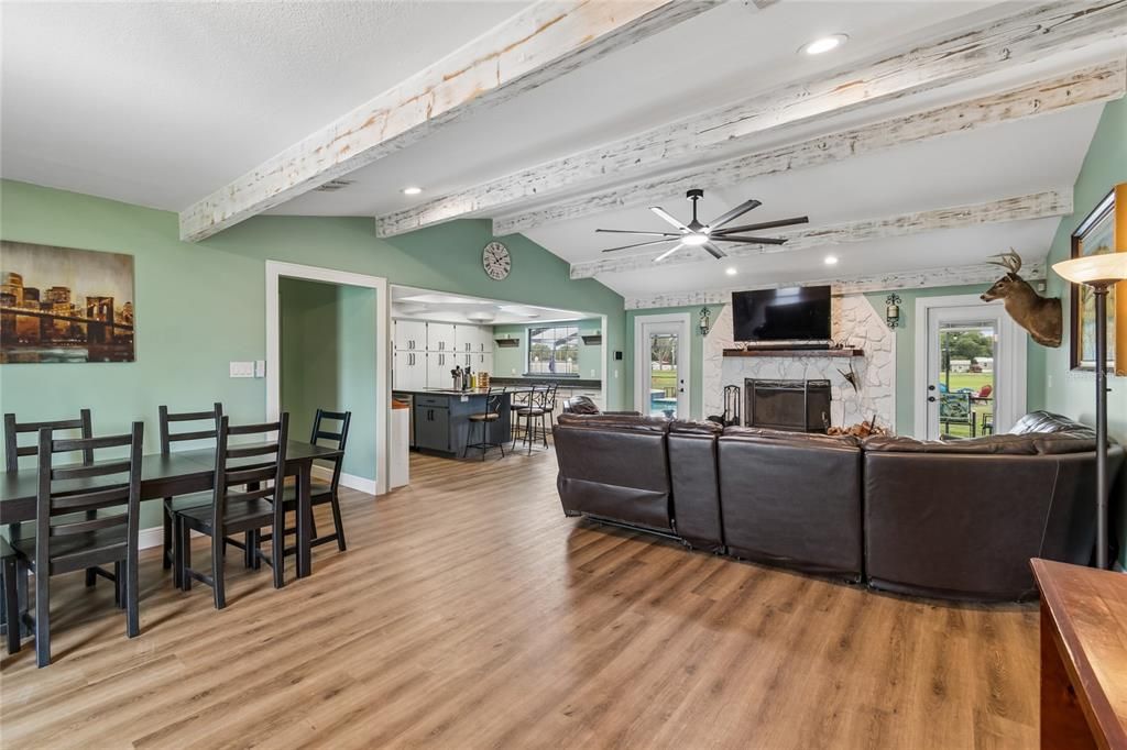 For Sale: $700,000 (4 beds, 2 baths, 1852 Square Feet)