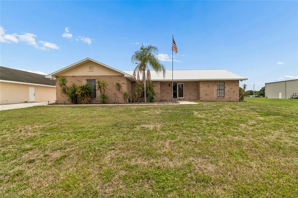 For Sale: $700,000 (4 beds, 2 baths, 1852 Square Feet)