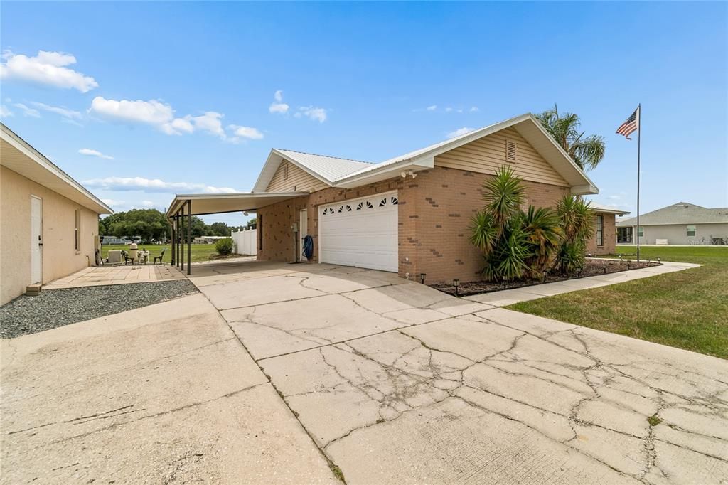 For Sale: $700,000 (4 beds, 2 baths, 1852 Square Feet)
