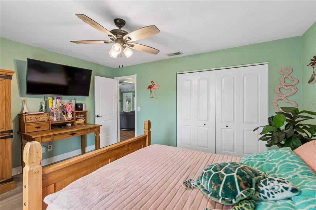 For Sale: $700,000 (4 beds, 2 baths, 1852 Square Feet)