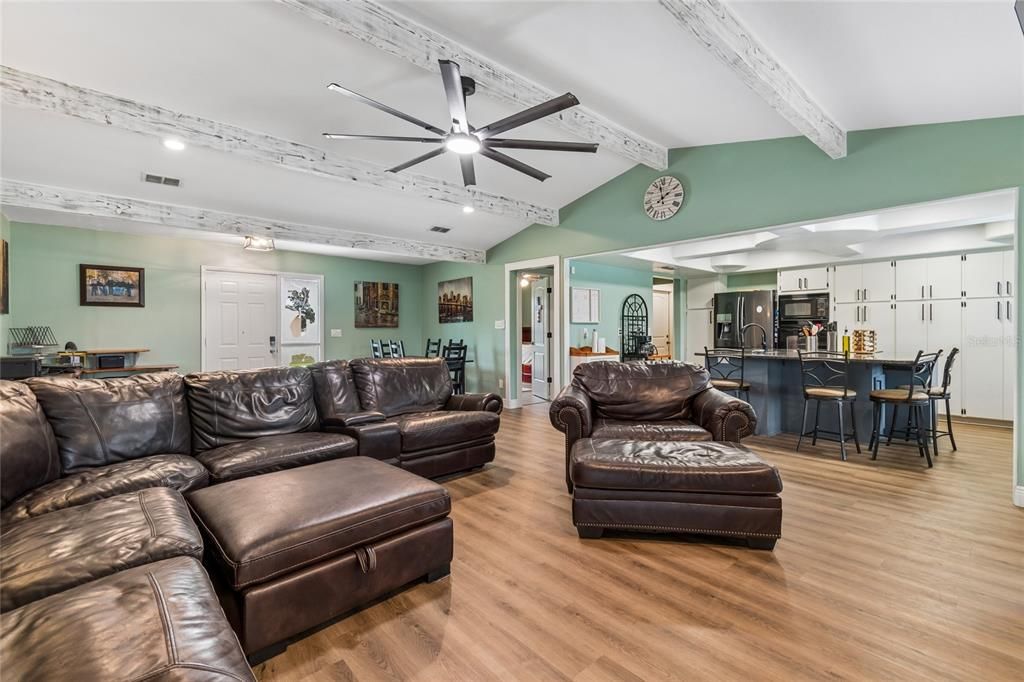 For Sale: $700,000 (4 beds, 2 baths, 1852 Square Feet)