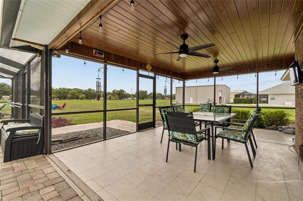 For Sale: $700,000 (4 beds, 2 baths, 1852 Square Feet)