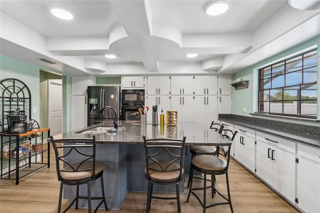 For Sale: $700,000 (4 beds, 2 baths, 1852 Square Feet)