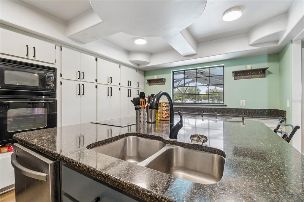 For Sale: $700,000 (4 beds, 2 baths, 1852 Square Feet)