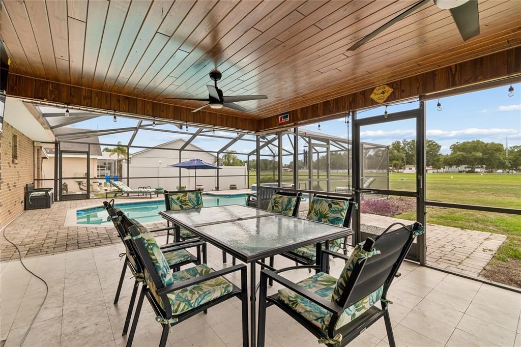 For Sale: $700,000 (4 beds, 2 baths, 1852 Square Feet)