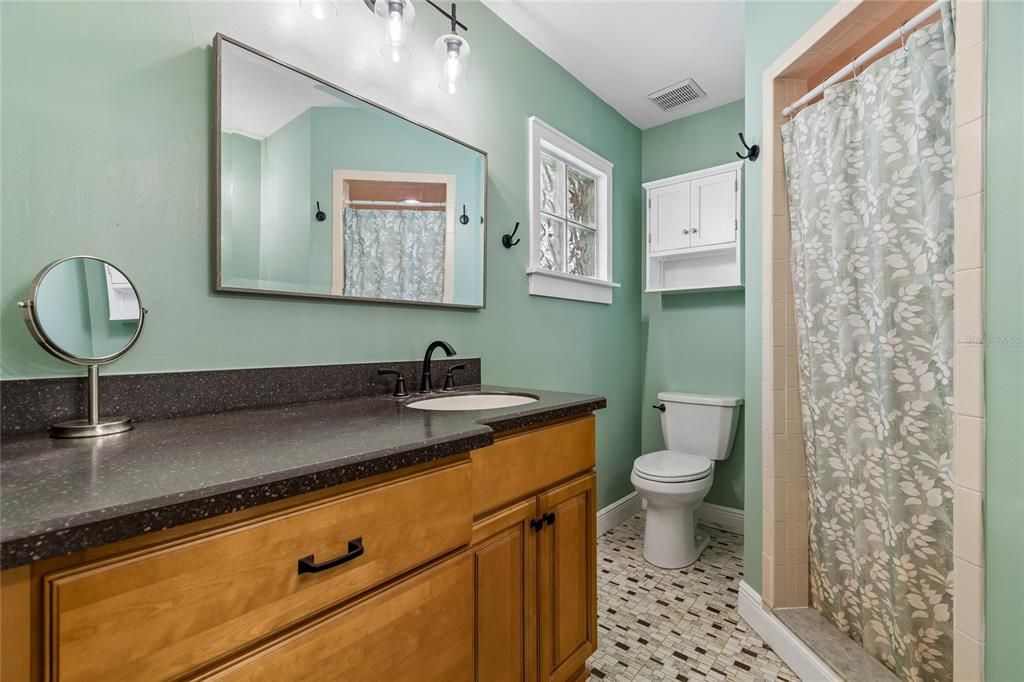 For Sale: $700,000 (4 beds, 2 baths, 1852 Square Feet)