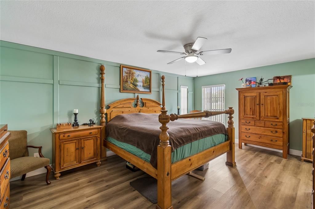 For Sale: $700,000 (4 beds, 2 baths, 1852 Square Feet)