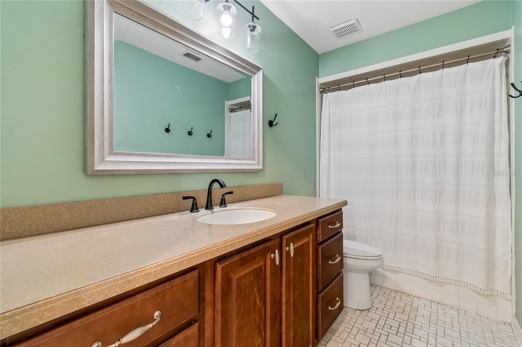 For Sale: $700,000 (4 beds, 2 baths, 1852 Square Feet)