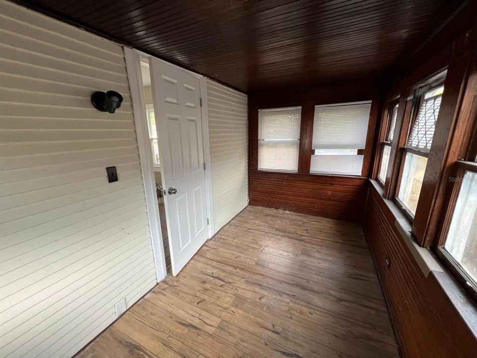 В аренду: $1,895 (2 спален, 1 ванн, 995 Квадратных фут)