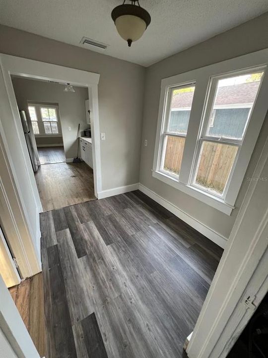 В аренду: $1,895 (2 спален, 1 ванн, 995 Квадратных фут)