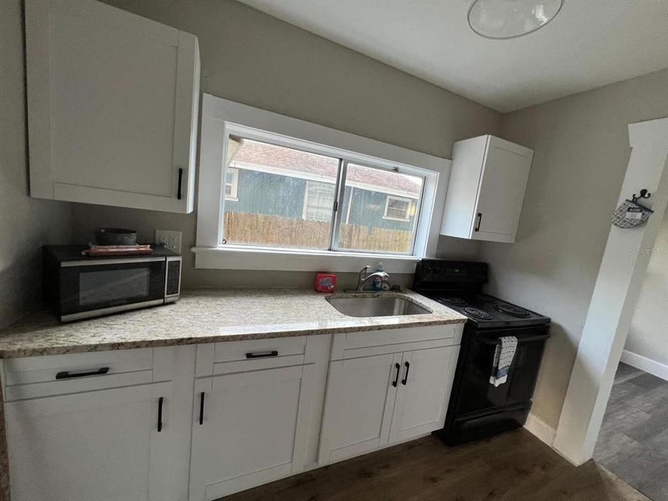 В аренду: $1,895 (2 спален, 1 ванн, 995 Квадратных фут)