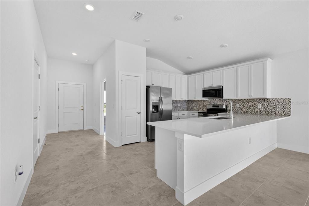 For Sale: $299,900 (4 beds, 2 baths, 1691 Square Feet)