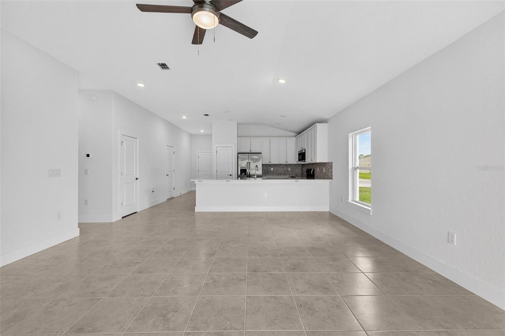 For Sale: $299,900 (4 beds, 2 baths, 1691 Square Feet)