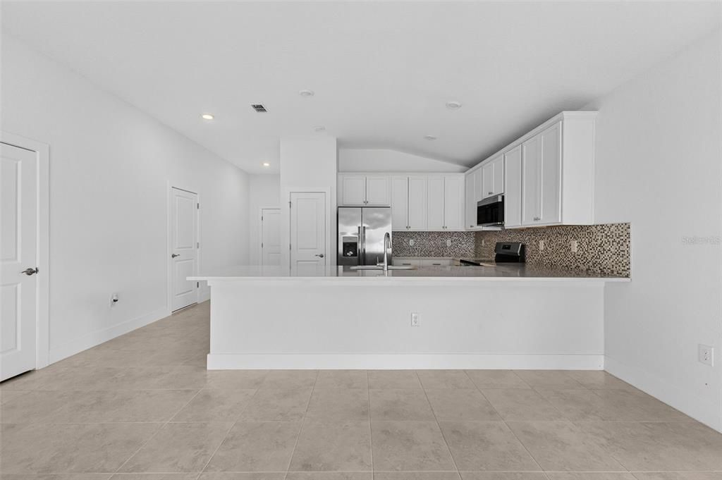 For Sale: $299,900 (4 beds, 2 baths, 1691 Square Feet)
