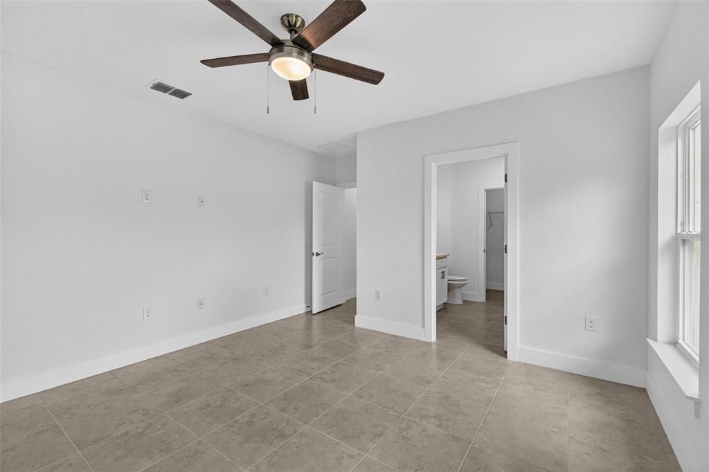 For Sale: $299,900 (4 beds, 2 baths, 1691 Square Feet)