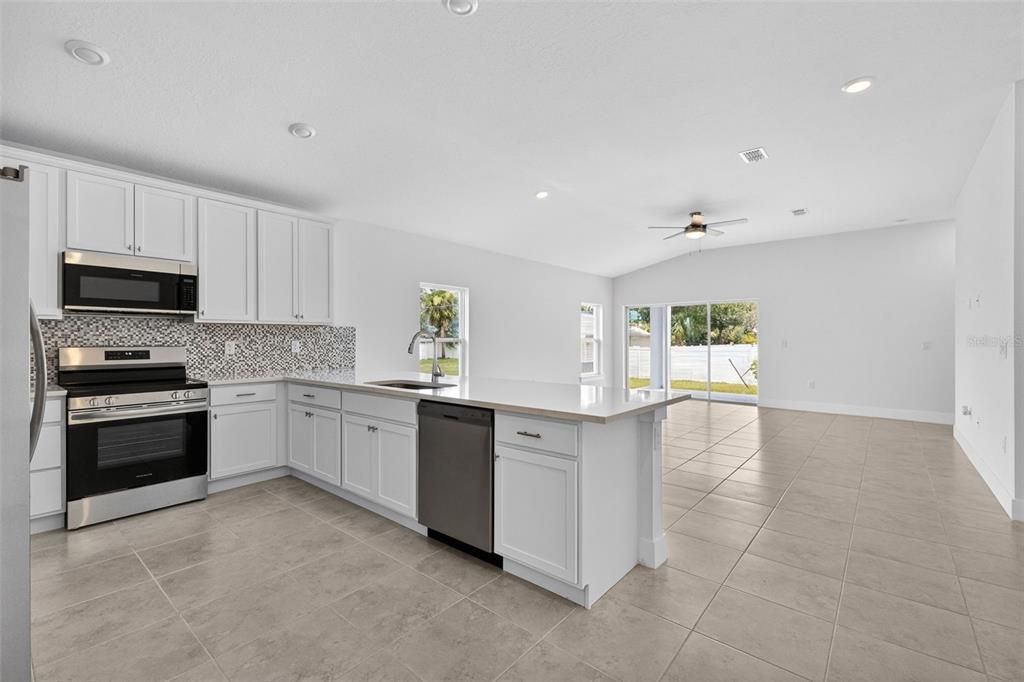 For Sale: $299,900 (4 beds, 2 baths, 1691 Square Feet)