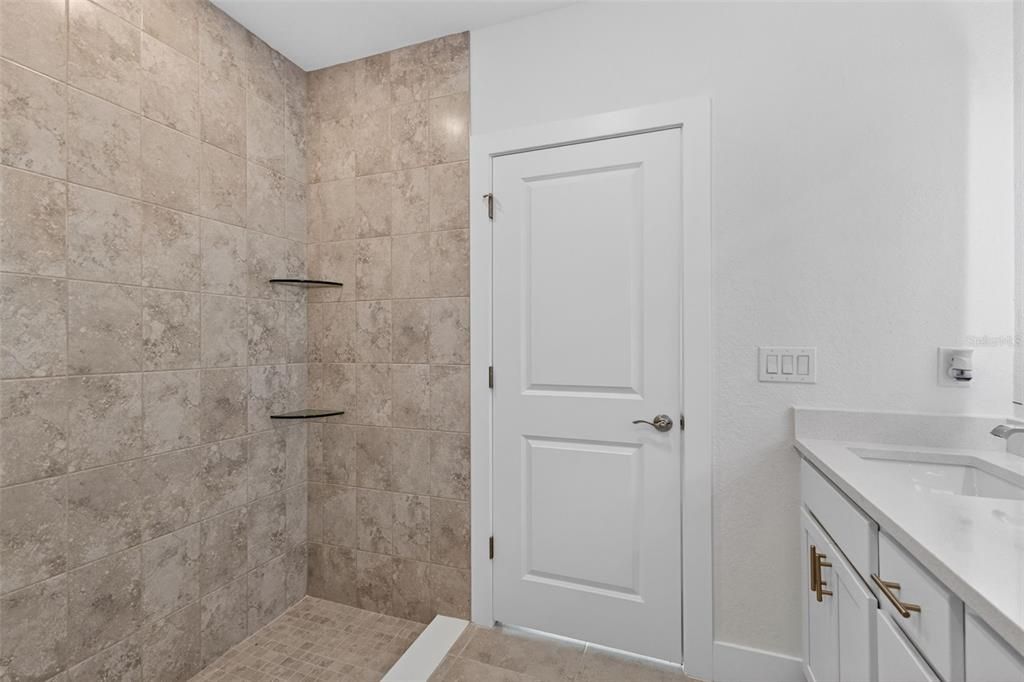 For Sale: $299,900 (4 beds, 2 baths, 1691 Square Feet)