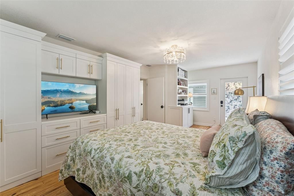 For Sale: $589,900 (4 beds, 2 baths, 1594 Square Feet)