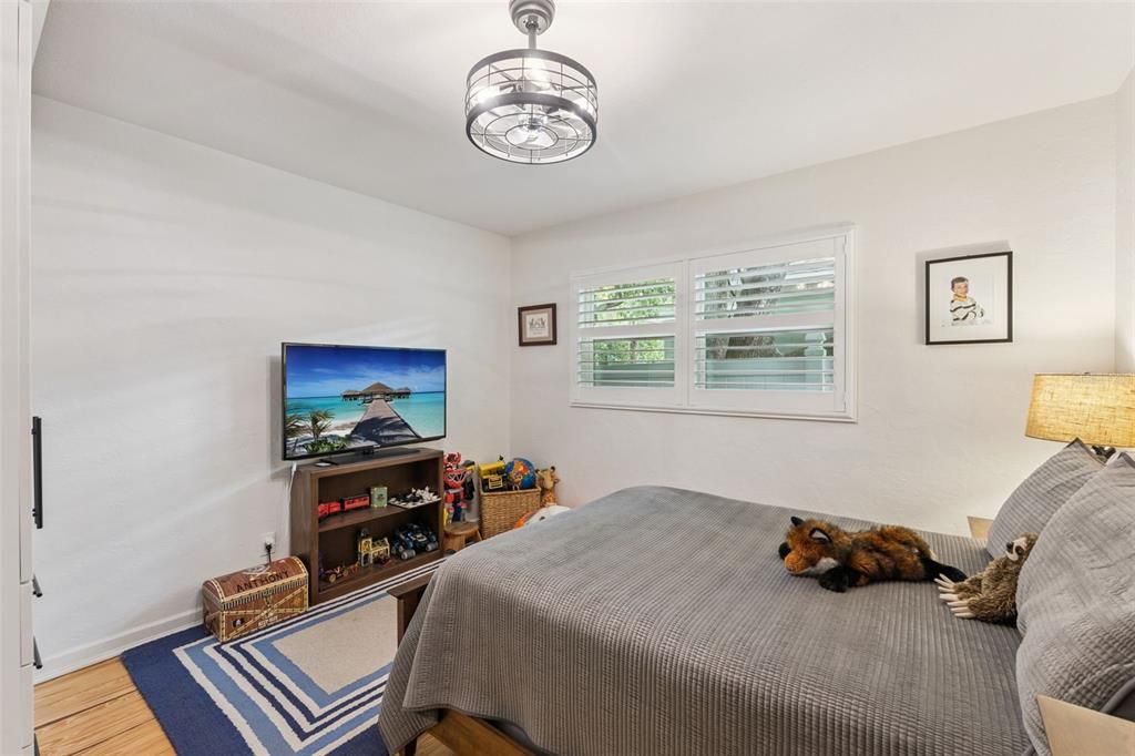 For Sale: $589,900 (4 beds, 2 baths, 1594 Square Feet)