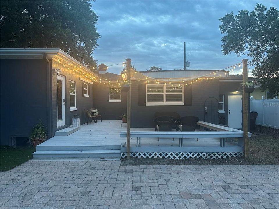 For Sale: $589,900 (4 beds, 2 baths, 1594 Square Feet)
