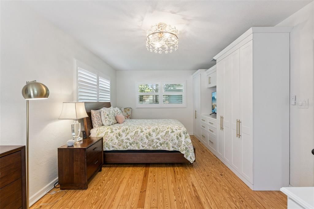 For Sale: $589,900 (4 beds, 2 baths, 1594 Square Feet)