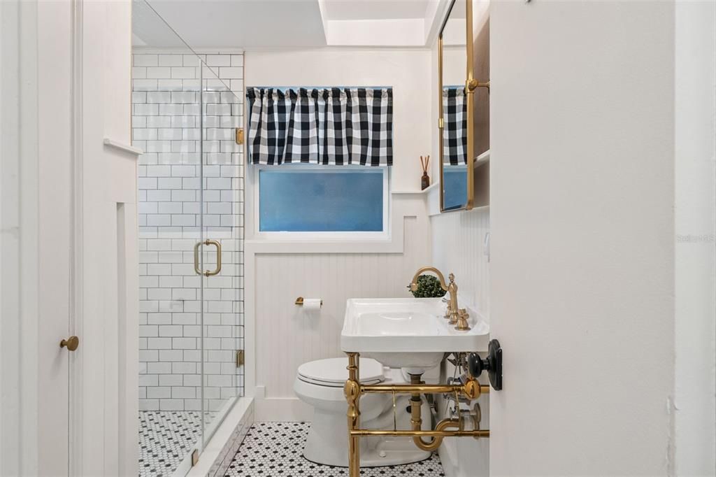 For Sale: $589,900 (4 beds, 2 baths, 1594 Square Feet)