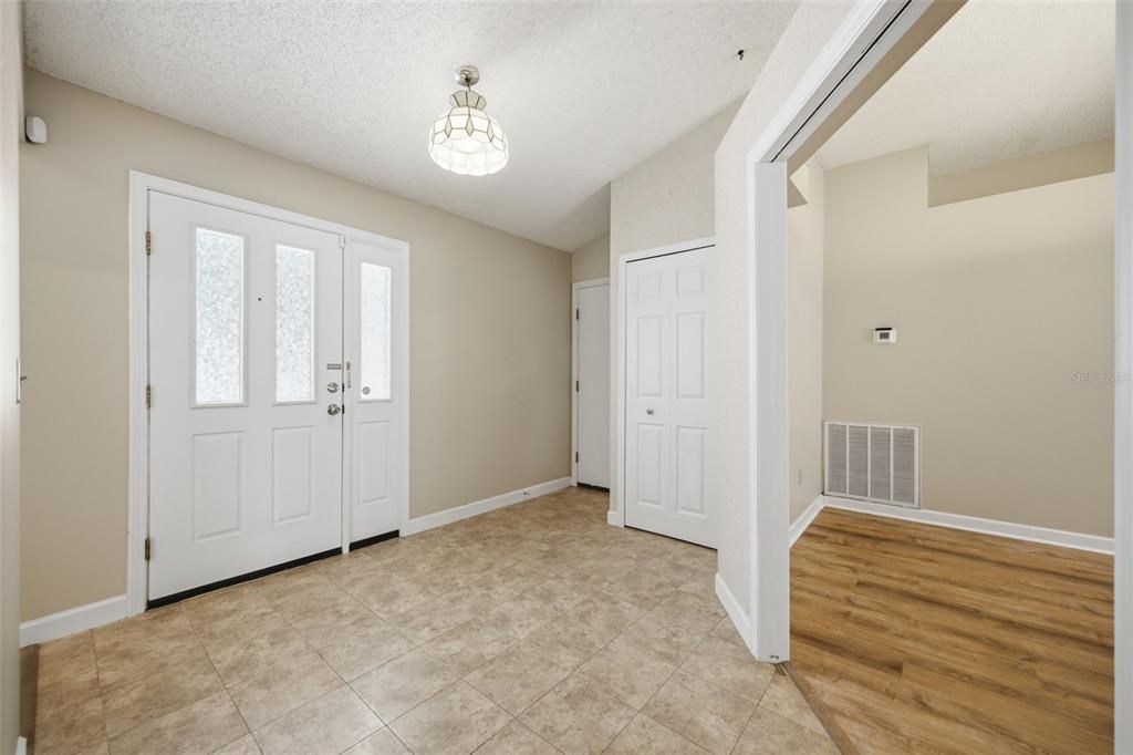 На продажу: $390,000 (3 спален, 2 ванн, 1804 Квадратных фут)