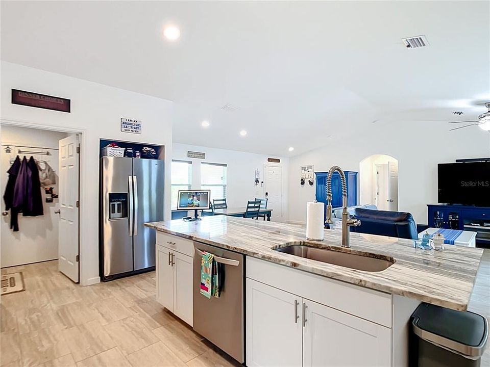 En Venta: $449,000 (3 camas, 2 baños, 1745 Pies cuadrados)