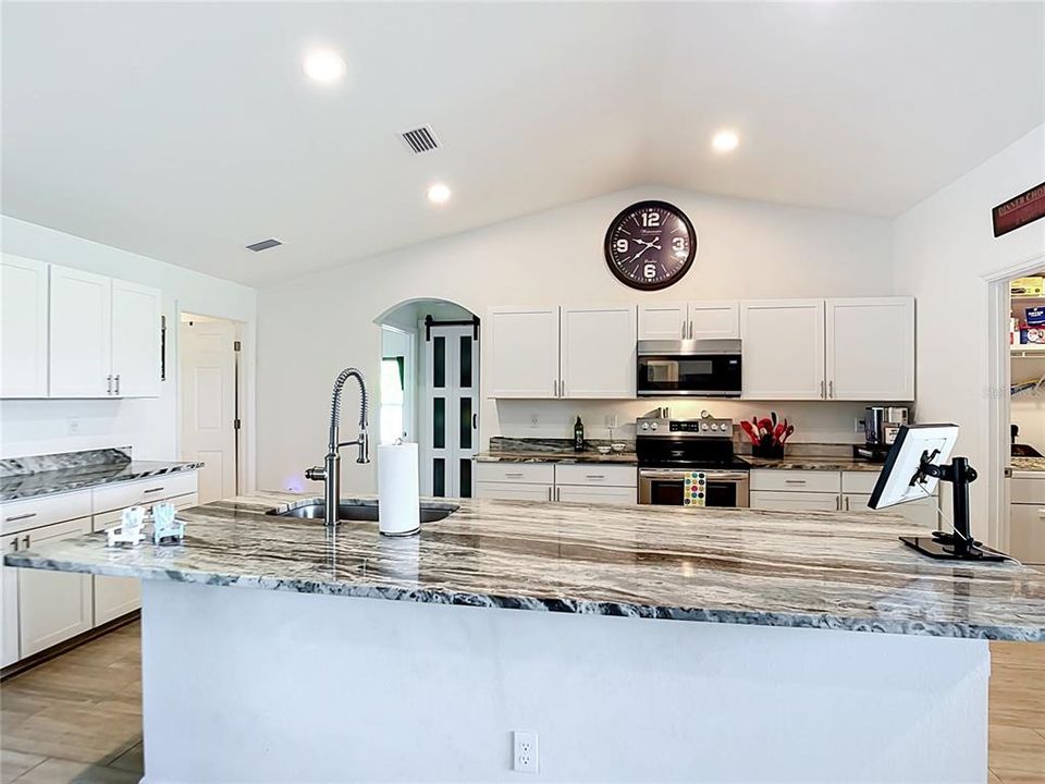 En Venta: $449,000 (3 camas, 2 baños, 1745 Pies cuadrados)