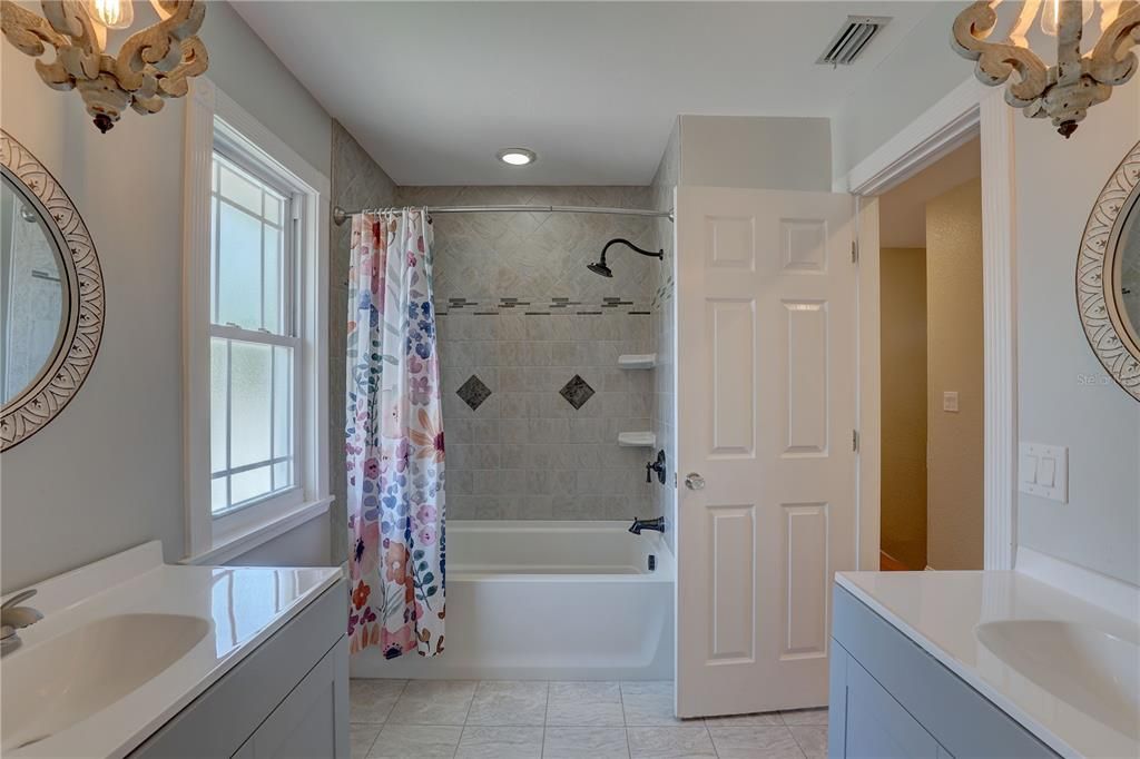 For Sale: $795,000 (4 beds, 2 baths, 2625 Square Feet)