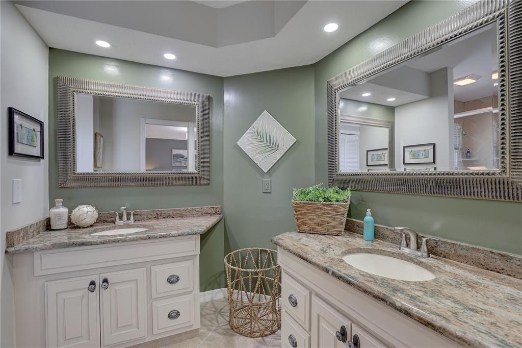 For Sale: $795,000 (4 beds, 2 baths, 2625 Square Feet)