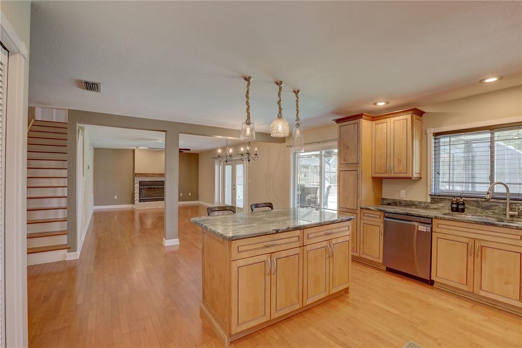 For Sale: $795,000 (4 beds, 2 baths, 2625 Square Feet)