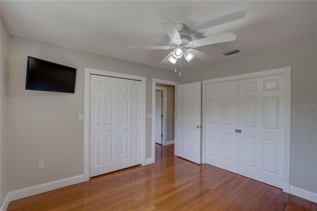 For Sale: $795,000 (4 beds, 2 baths, 2625 Square Feet)