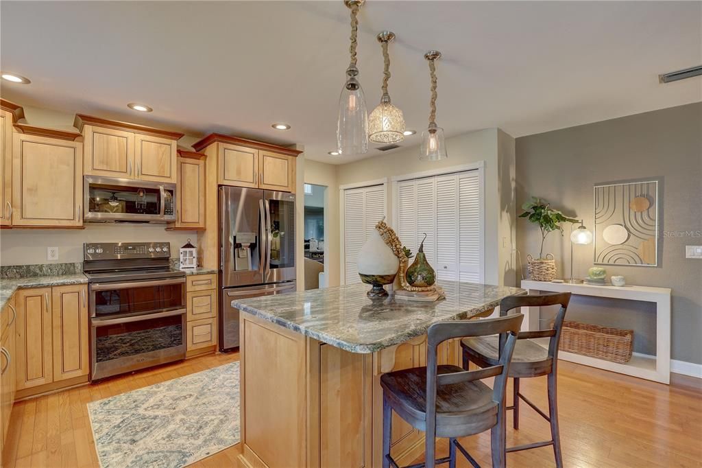 For Sale: $795,000 (4 beds, 2 baths, 2625 Square Feet)