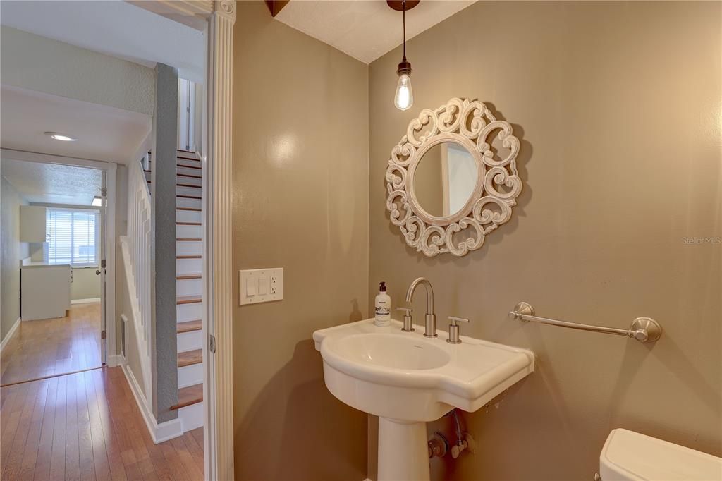 For Sale: $795,000 (4 beds, 2 baths, 2625 Square Feet)