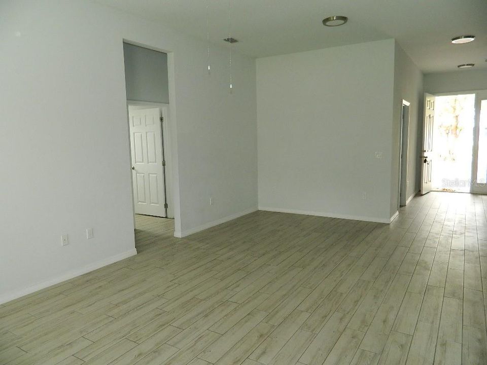 En Renta: $2,375 (4 camas, 2 baños, 1382 Pies cuadrados)